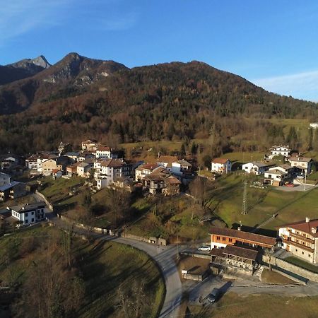 La Farie Bed & Breakfast Mediis Bagian luar foto
