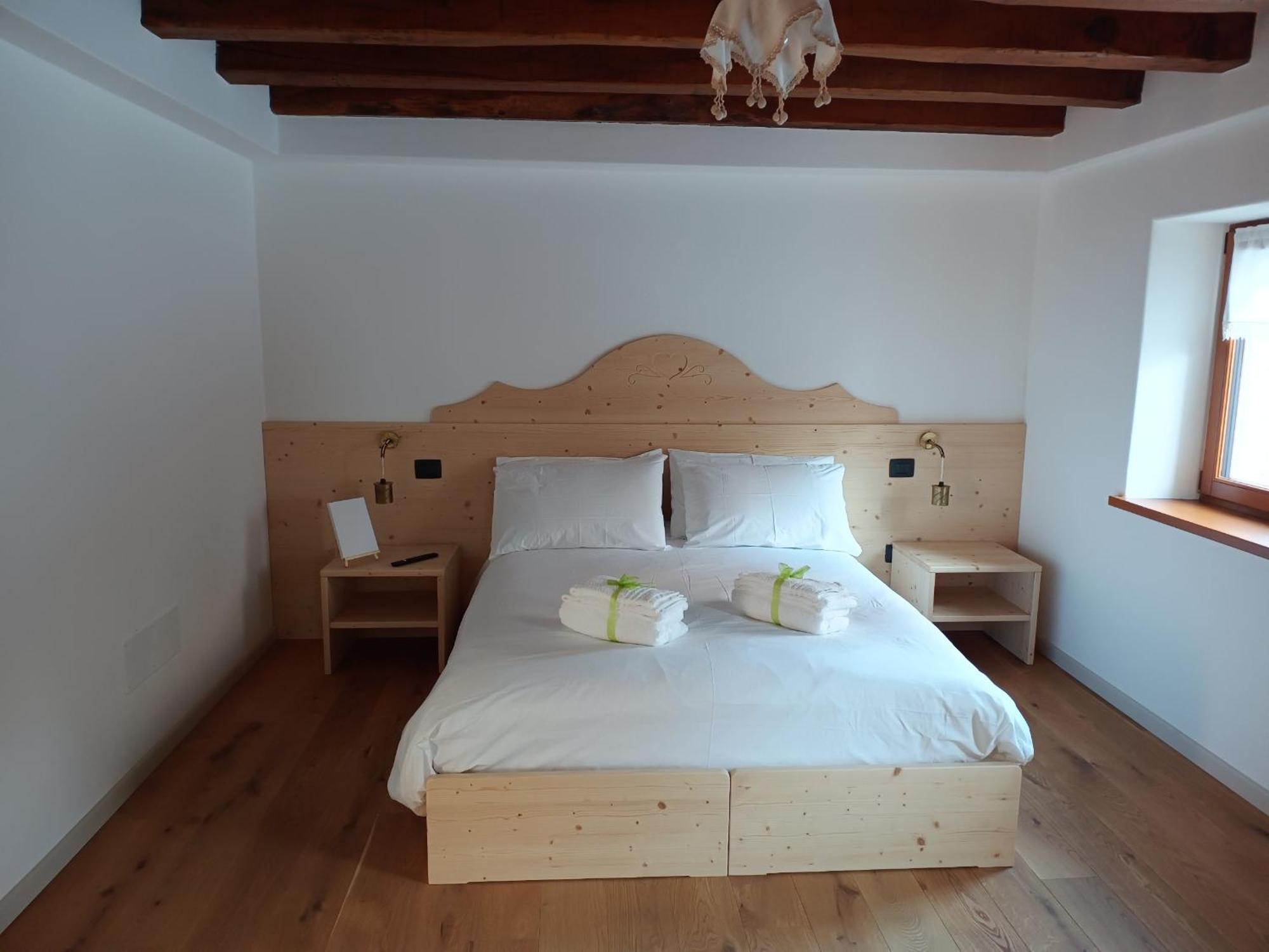 La Farie Bed & Breakfast Mediis Bagian luar foto