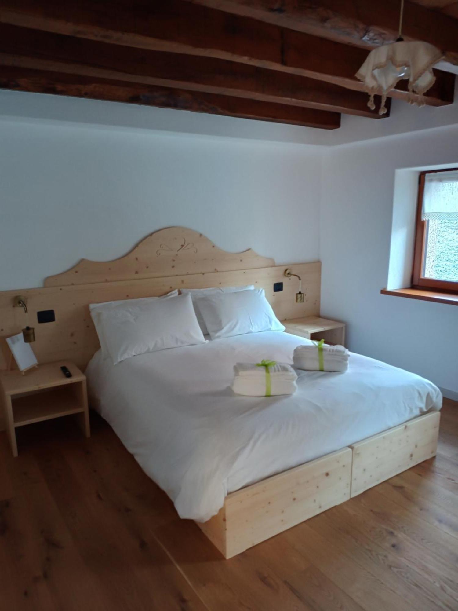 La Farie Bed & Breakfast Mediis Bagian luar foto